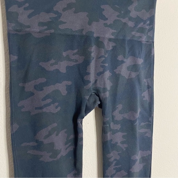 SPANX gray green camo high rise yoga leggings size small - Picture 2 of 4